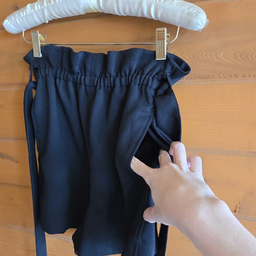 Aritzia Wilfred Paperbag Shorts Tie Waist High Rise 2 Black Pocket Bottom Short - Picture 6 of 7